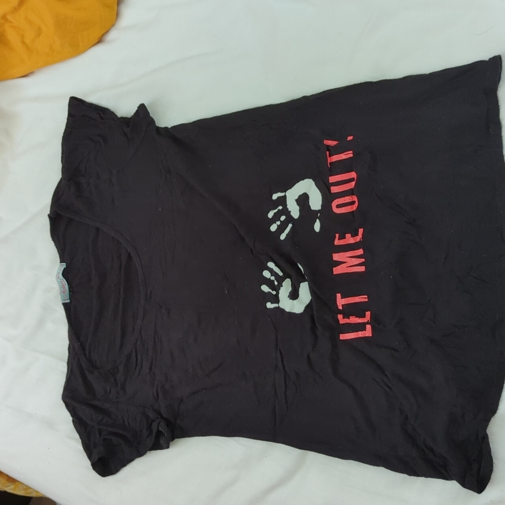 Maternity Halloween Shirt - M